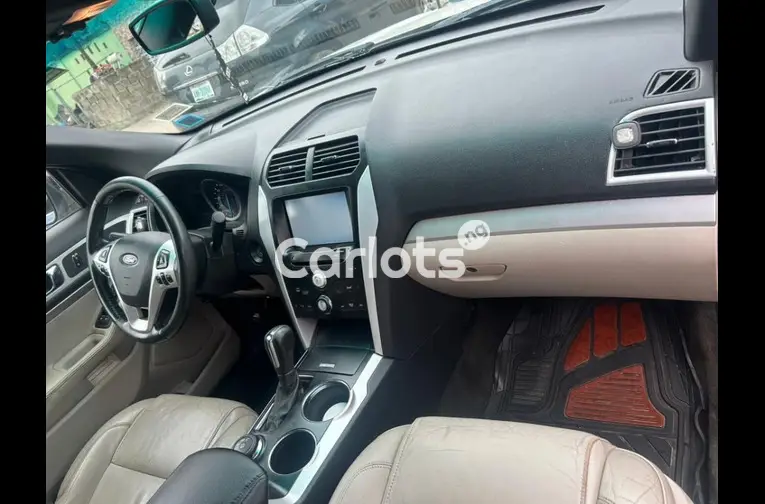 Used Ford Explorer 2012 - 4/5