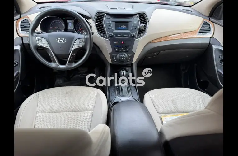 FOREIGN USED 2015 HYUNDAI SANTA FE for sale in Abuja, FCT - photo 3 of 5