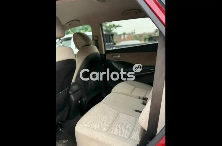 FOREIGN USED 2015 HYUNDAI SANTA FE for sale in Abuja, FCT - photo 4 of 5