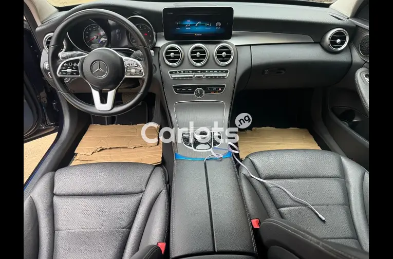 FOREIGN USED 2019 MERCEDES BENZ C300 FULL OPTION - 3/5
