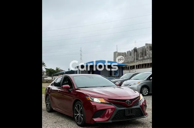 FOREIGN USED 2019 TOYOTA CAMRY SE for sale in Abuja, FCT