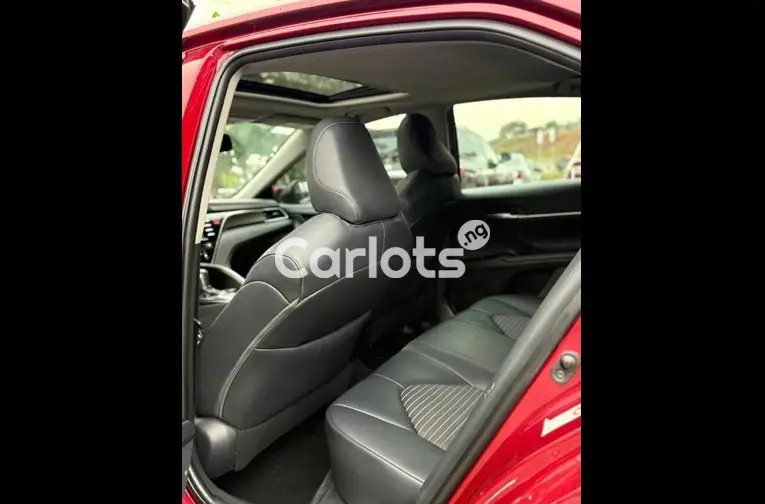 FOREIGN USED 2019 TOYOTA CAMRY SE for sale in Abuja, FCT - thumbnail 4