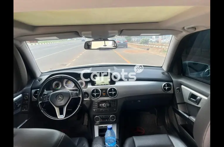 Nigerian Used 2014 MERCEDES BENZ GLK350 FULL OPTION for sale in Abuja, FCT - thumbnail 2