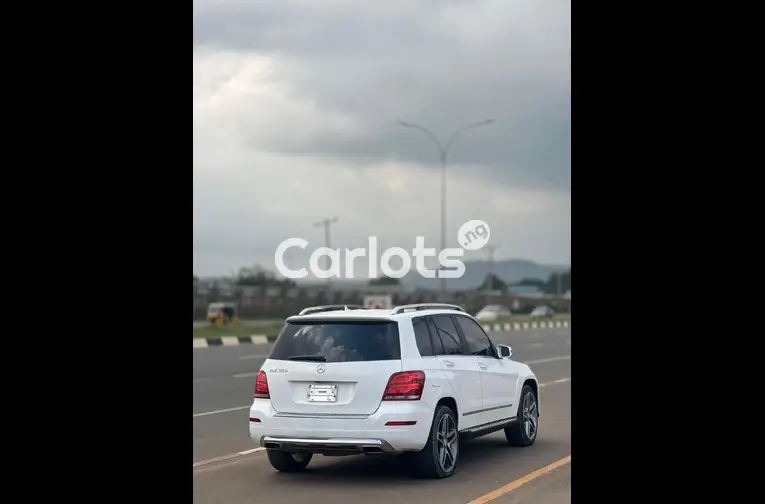 Nigerian Used 2014 MERCEDES BENZ GLK350 FULL OPTION for sale in Abuja, FCT - photo 4 of 5