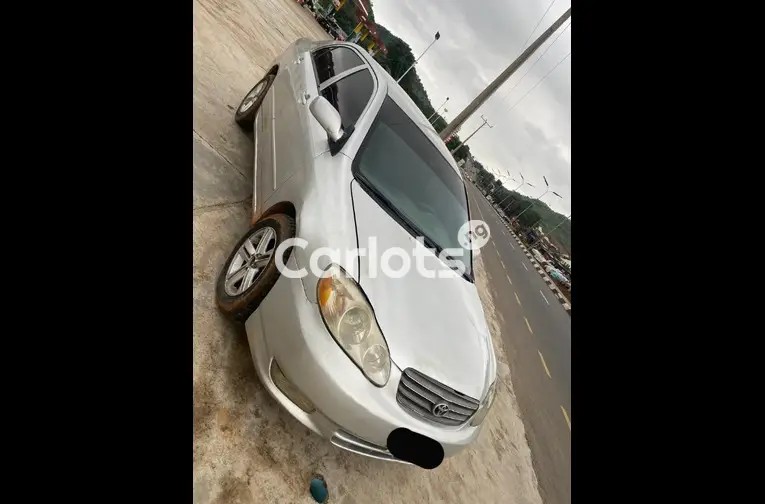 2004 TOYOTA COROLLA
