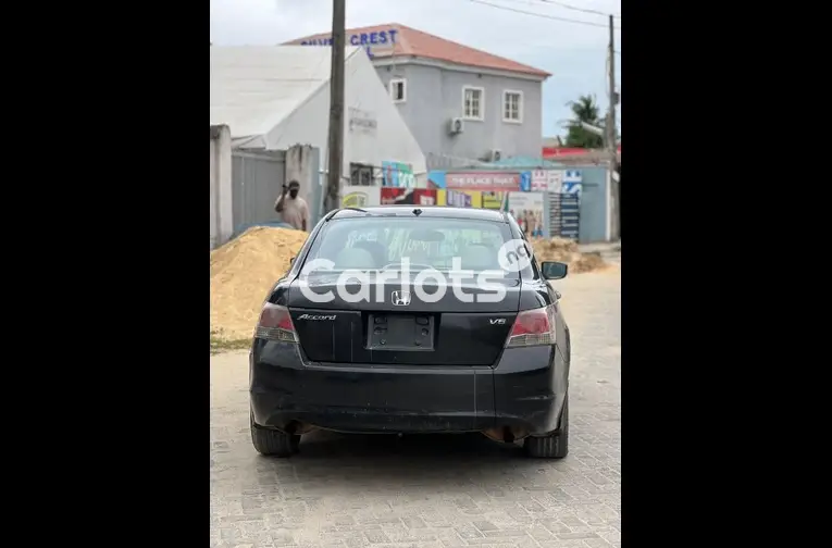 CLEAN 2009 HONDA ACCORD V6 - 5/5