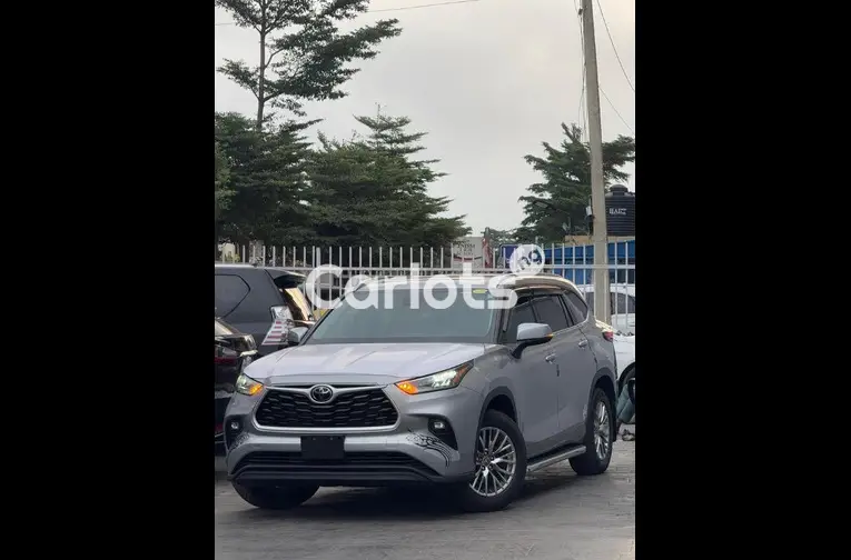 2023 TOYOTA HIGHLANDER XLE AWD - 3/4