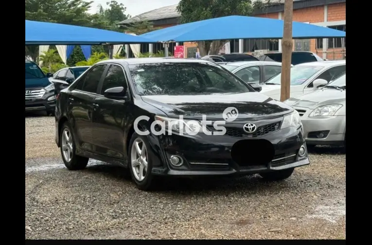 Nigerian Used 2013 TOYOTA CAMRY SE V6 for sale in Abuja, FCT - photo 1 of 5