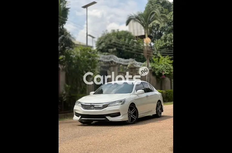 Nigerian Used 2016 KEYLESS HONDA ACCORD SPORT FULL OPTION for sale in Kaduna - photo 1 of 5