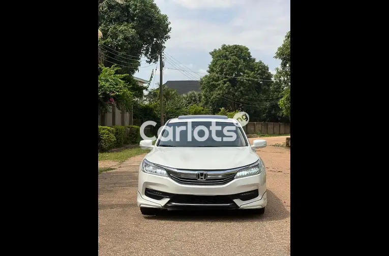 Nigerian Used 2016 KEYLESS HONDA ACCORD SPORT FULL OPTION for sale in Kaduna - photo 2 of 5