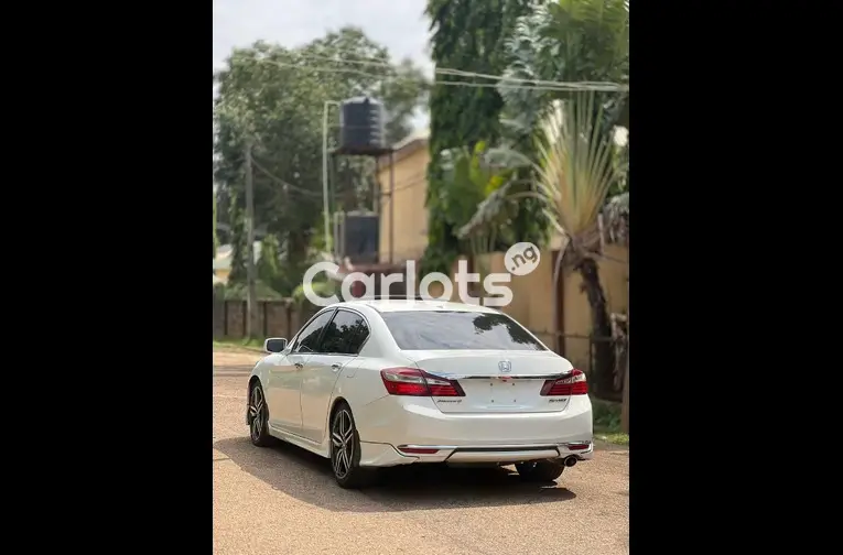 Nigerian Used 2016 KEYLESS HONDA ACCORD SPORT FULL OPTION for sale in Kaduna - photo 5 of 5