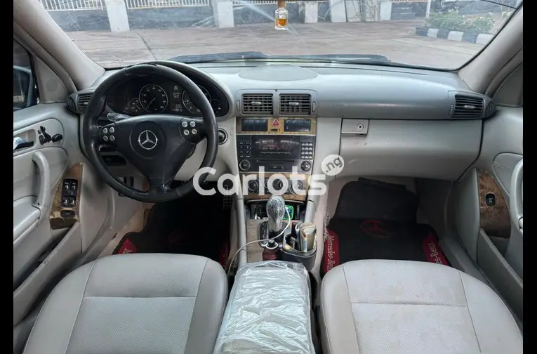 Nigerian Used Mercedes-Benz C230 2007 for sale in Kaduna - thumbnail 3