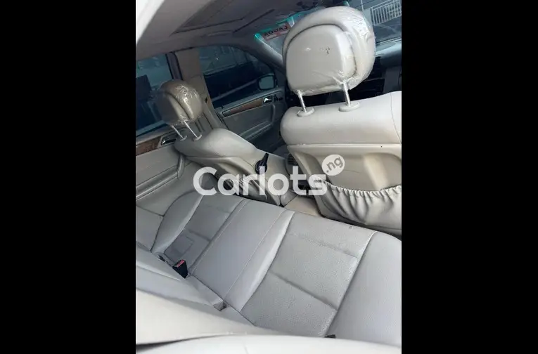 Nigerian Used Mercedes-Benz C230 2007 for sale in Kaduna - thumbnail 4