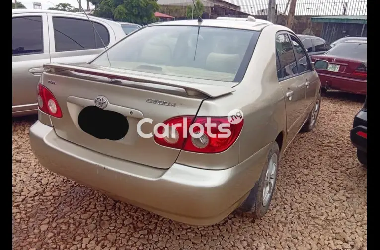 2004 TOYOTA COROLLA - 4/5