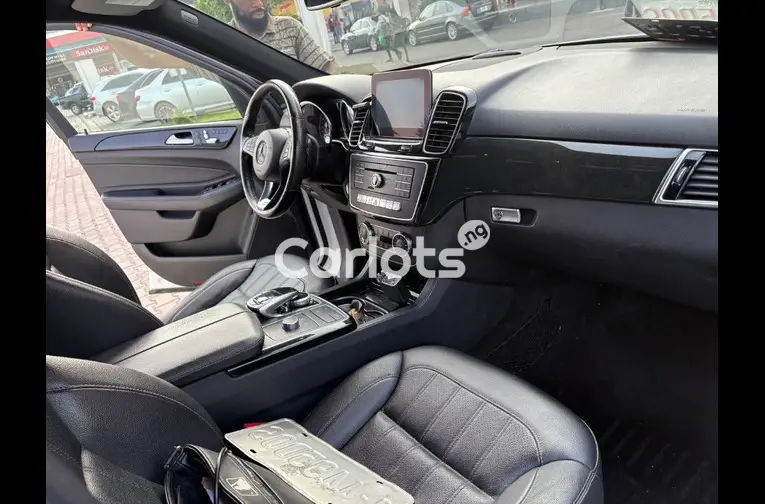 Foreign used MB GLE 2016 fullest option - 3/5