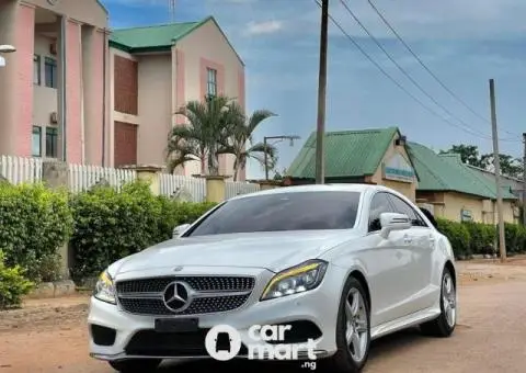 Super clean 2015 Mercedes Benz CLS400 4Matic - 2/5