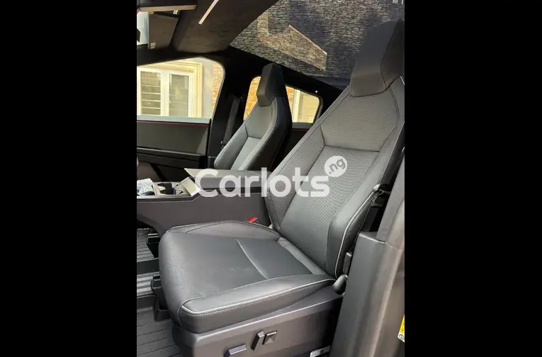 BRAND NEW 2024 TESLA CYBERTRUCK for sale in Lagos - photo 4 of 5