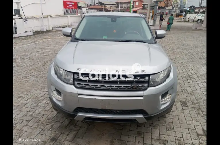 CLEAN 2017 RANGE ROVER EVOGUE - 1/5