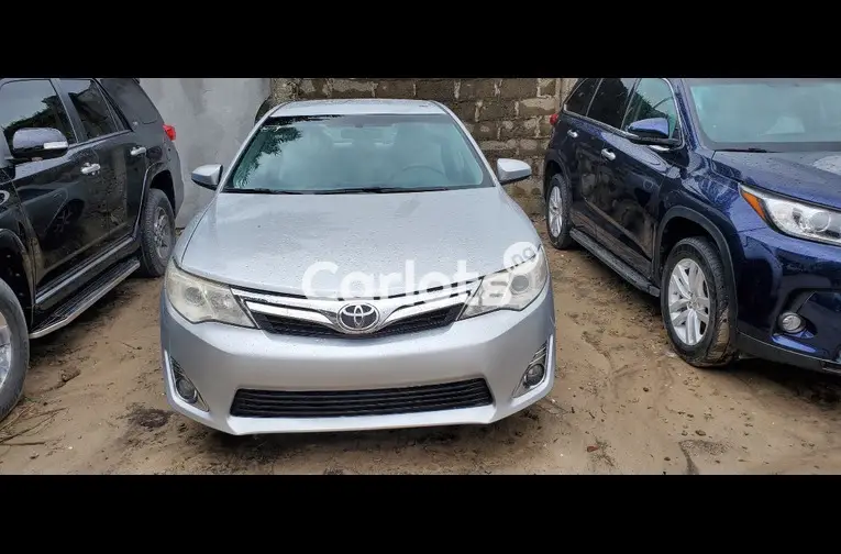 CLEAN 2014 TOYOTA CAMRY XLE - 1/5
