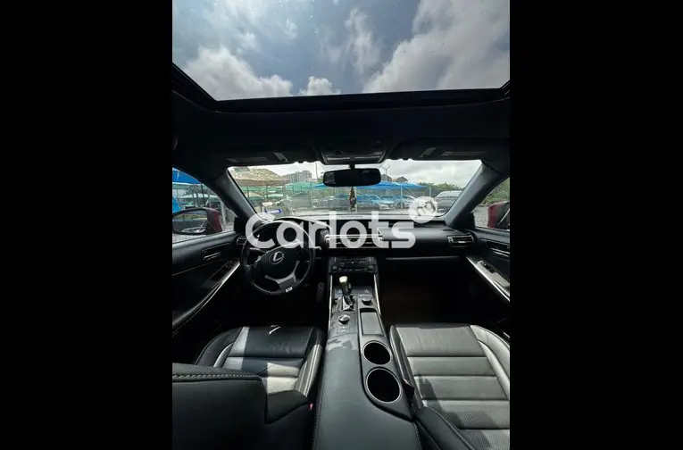 2015 LEXUS IS250