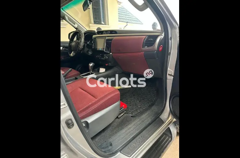BRAND NEW 2021 TOYOTA HILUX for sale in Kaduna - photo 3 of 5