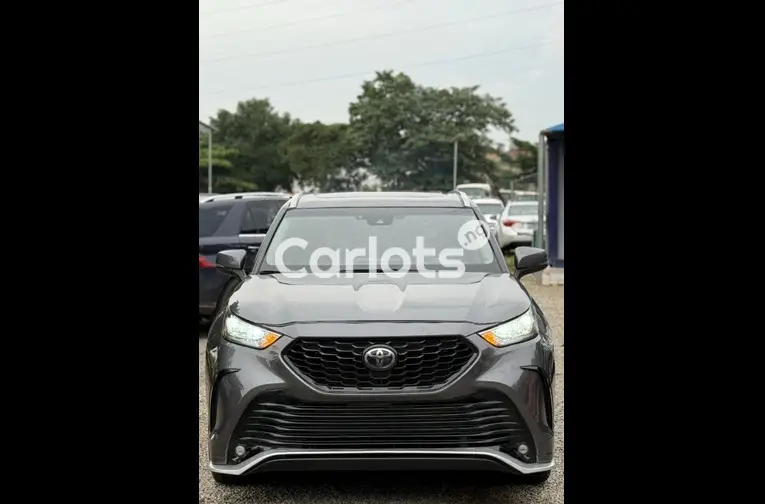 FOREIGN USED 2022 TOYOTA HIGHLANDER XLE AWD