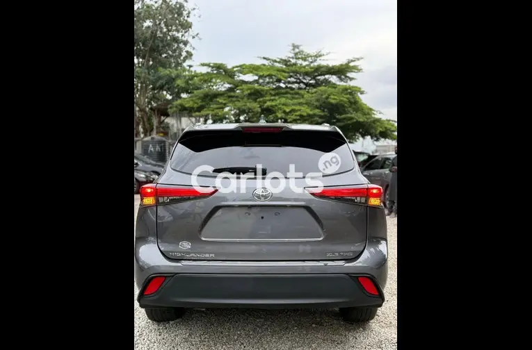 FOREIGN USED 2022 TOYOTA HIGHLANDER XLE AWD - 5/5