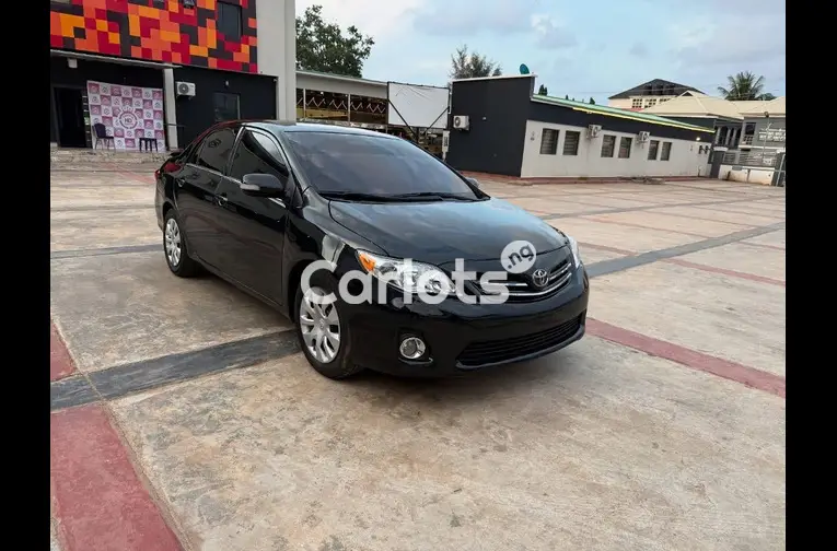 2013 TOYOTA COROLLA