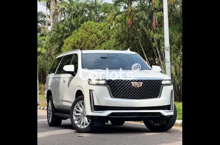 FOREIGN USED 2022 CADILLAC ESCALADE 600 - 2/5