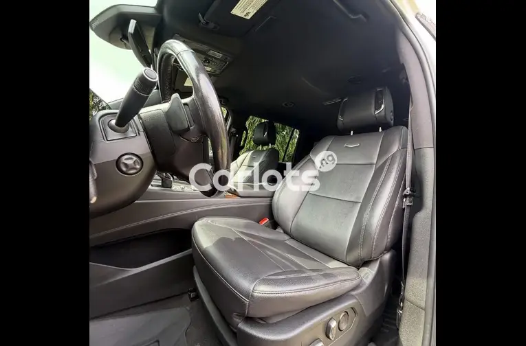FOREIGN USED 2022 CADILLAC ESCALADE 600 - 4/5