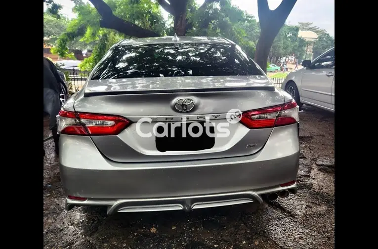 2019 TOYOTA CAMRY SE - 5/5