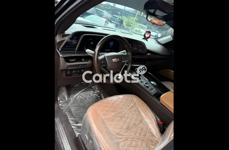 FOREIGN USED 2023 CADILLAC ESCALADE 600 for sale in Abuja - photo 3 of 5