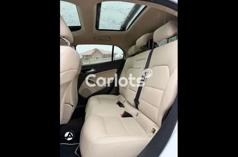 2015 Mercedes Benz GLA 250 4Matic - 4/5