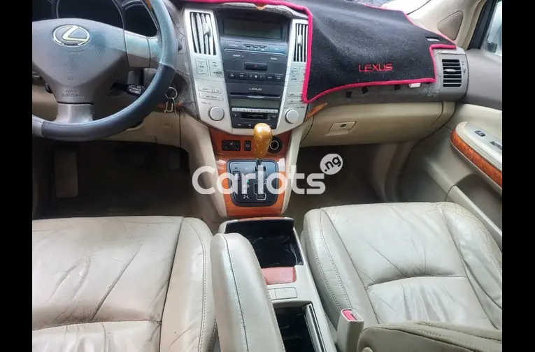 CLEAN REGISTERED 2004 LEXUS RX330 - 2/5