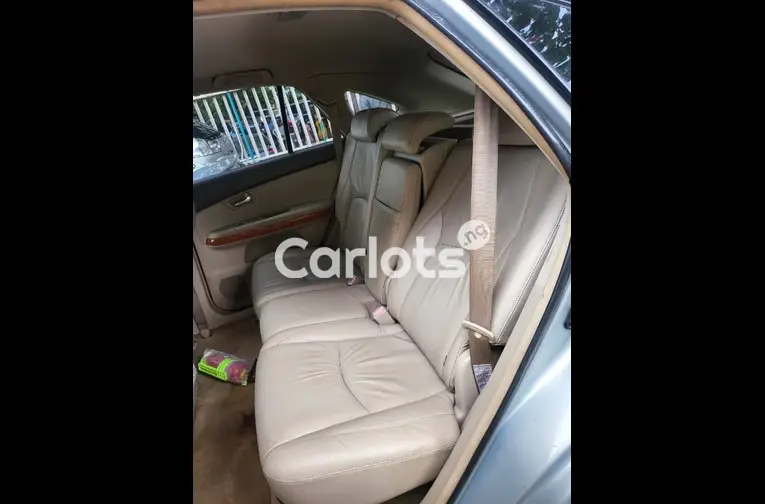 CLEAN REGISTERED 2004 LEXUS RX330 - 3/5