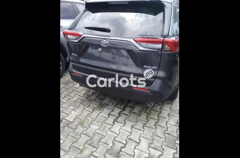 2022 Toyota RAV4 - 5/5