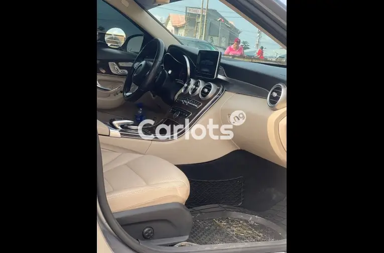 BELGIUM GRADE 2016 MERCEDES BENZ C300 4MATIC - 2/5