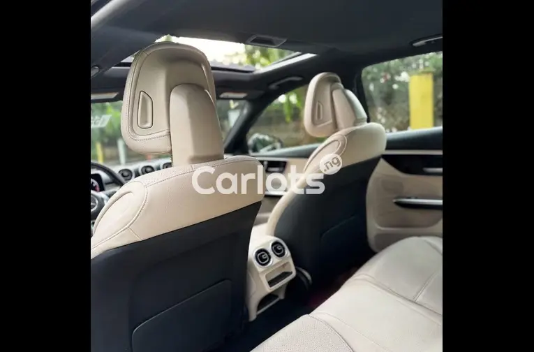 FOREIGN USED 2023 MERCEDES BENZ C300 - 3/5