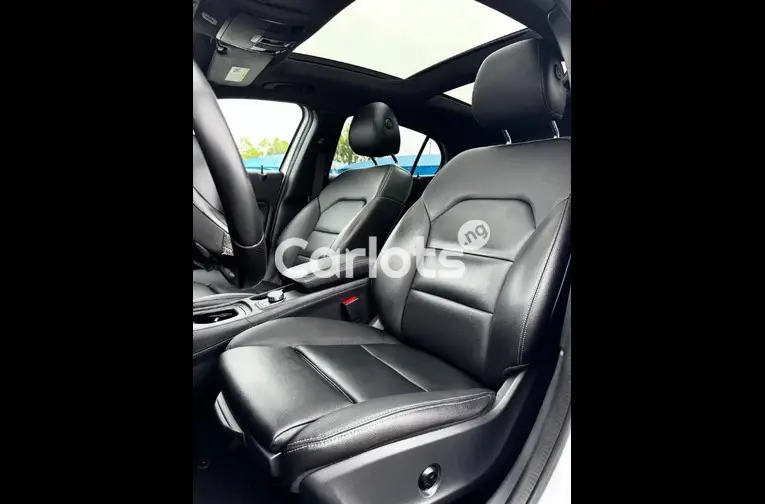 Used Mercedes Benz GLA250 2016 - 4/5