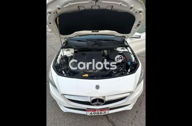 Clean 2019 Mercedes Benz CLA 250 model - 4/5