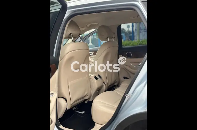 2017 MERCEDEZ BENZ GLC300 - 4/5