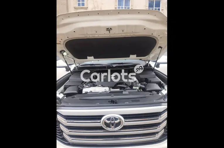 FOREIGN USED 2024 TOYOTA LAND CRUISER GX.R TWIN TURBO for sale in Abuja, FCT - thumbnail 5