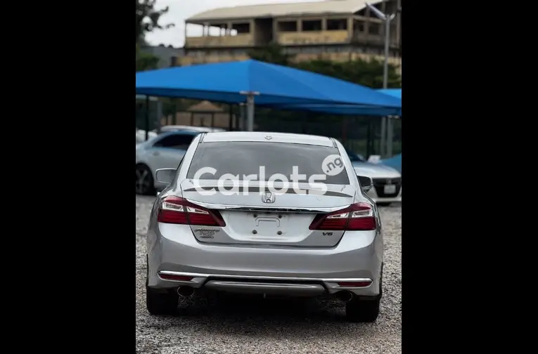2013 HONDA ACCORD (FULL OPTION)