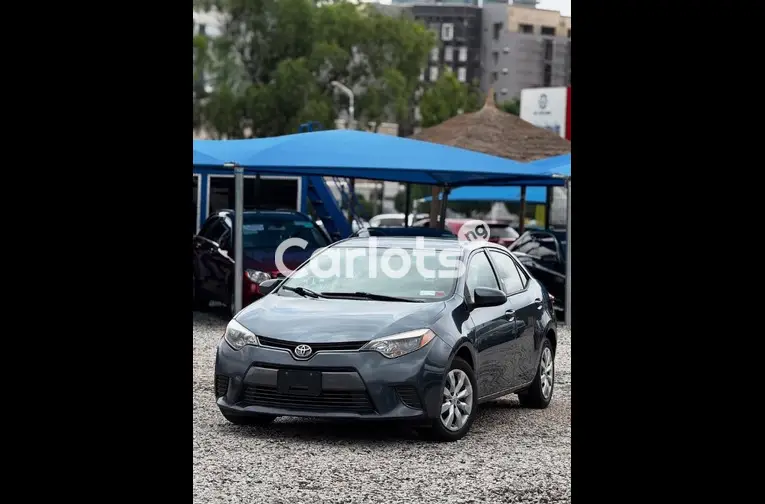 2015 TOYOTA COROLLA