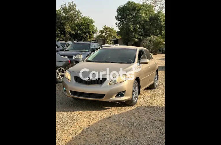 Nigerian Used 2009 KEYLESS TOYOTA COROLLA for sale in Abuja, FCT - thumbnail 2