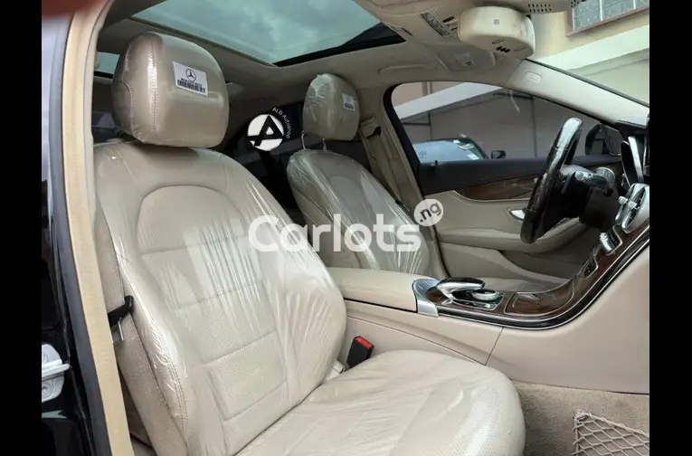 2015 Mercedes Benz C 300 - 3/5