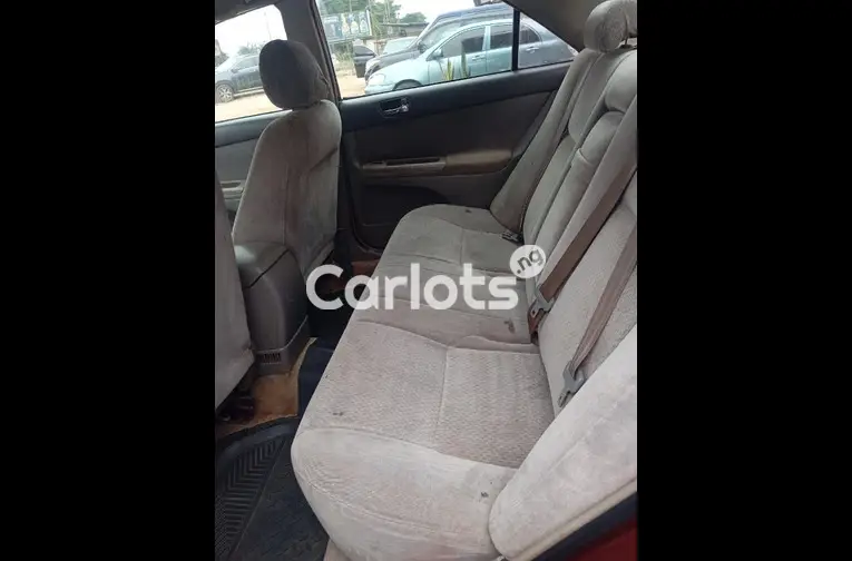 CLEAN REGISTERED 2004 TOYOTA CAMRY - 3/5