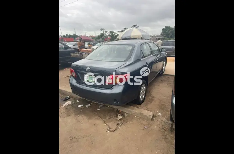 Registered Nigeria used Toyota Corolla 2010 - 2/5