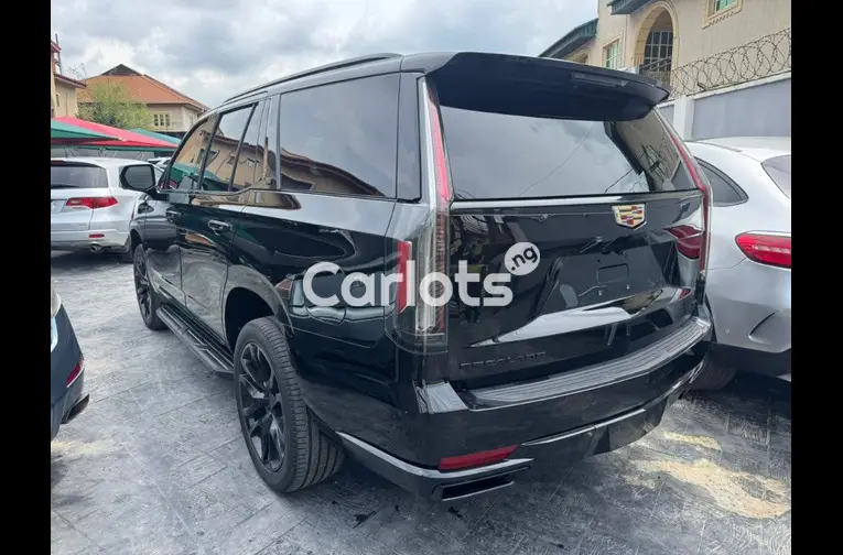 2023 CADILLAC ESCALADE - 2/5