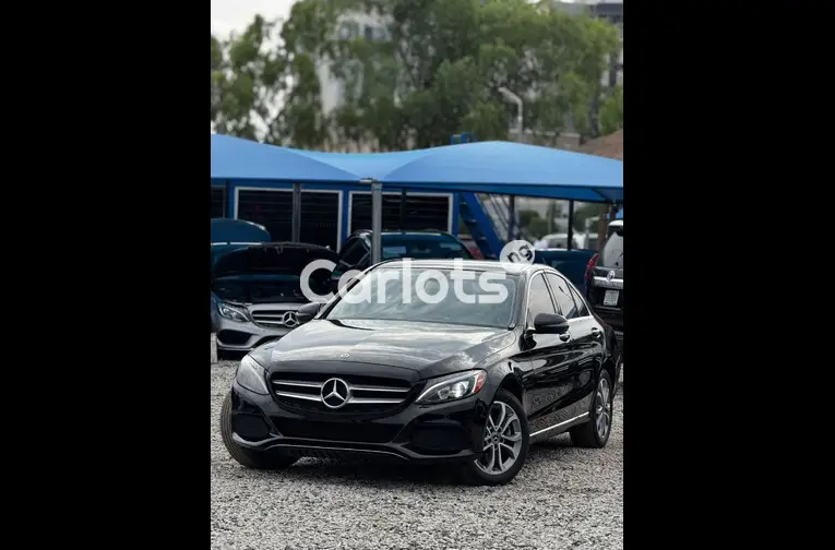 Mercedes Benz C300 2016